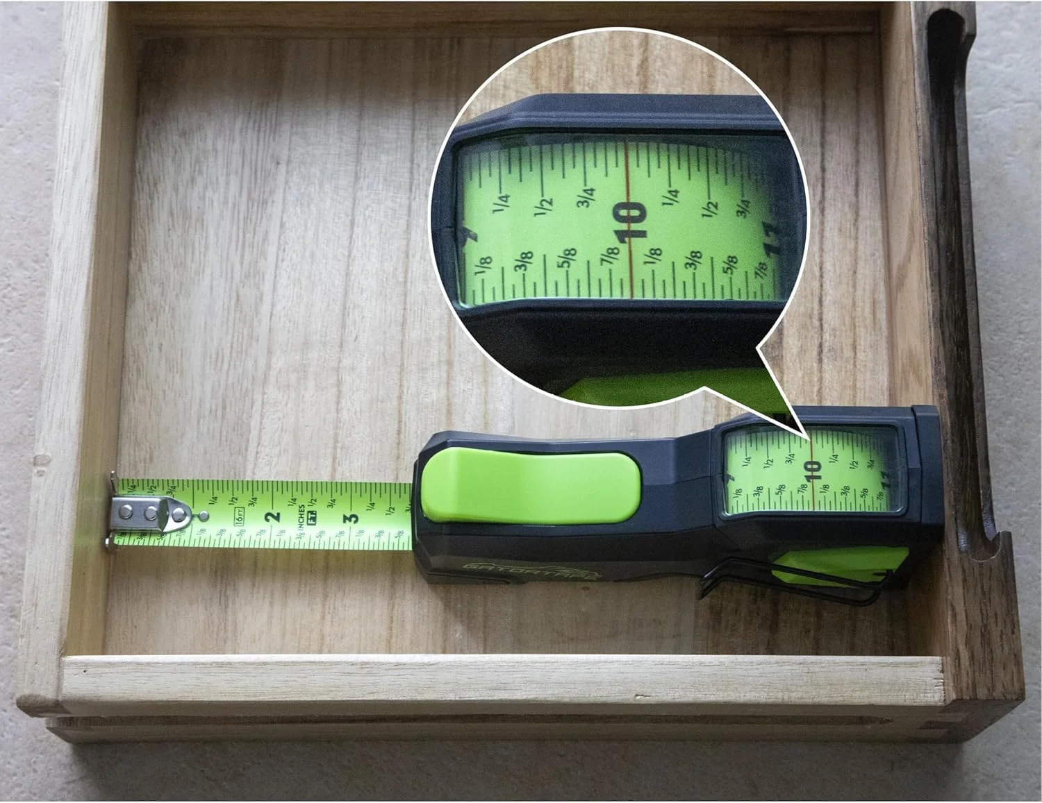 متر نواری دقیق GATORTAPE با قرائت از بالا، 4.8 متر در 2.5 سانتی متر (مقیاس بر حسب اینچ) | اندازه گیری های داخلی آسان و دقیق