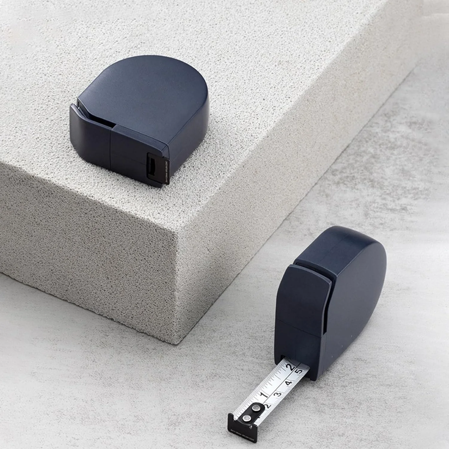 متر نواری، ابزار دقیق اندازه گیری برای ساخت و ساز با قفل خودکار