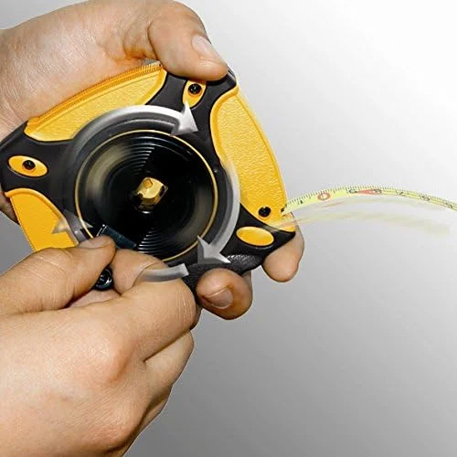 متر فلزی فولادی با محفظه بسته Komelon 9905 Gripper، مشکی، 15 متر