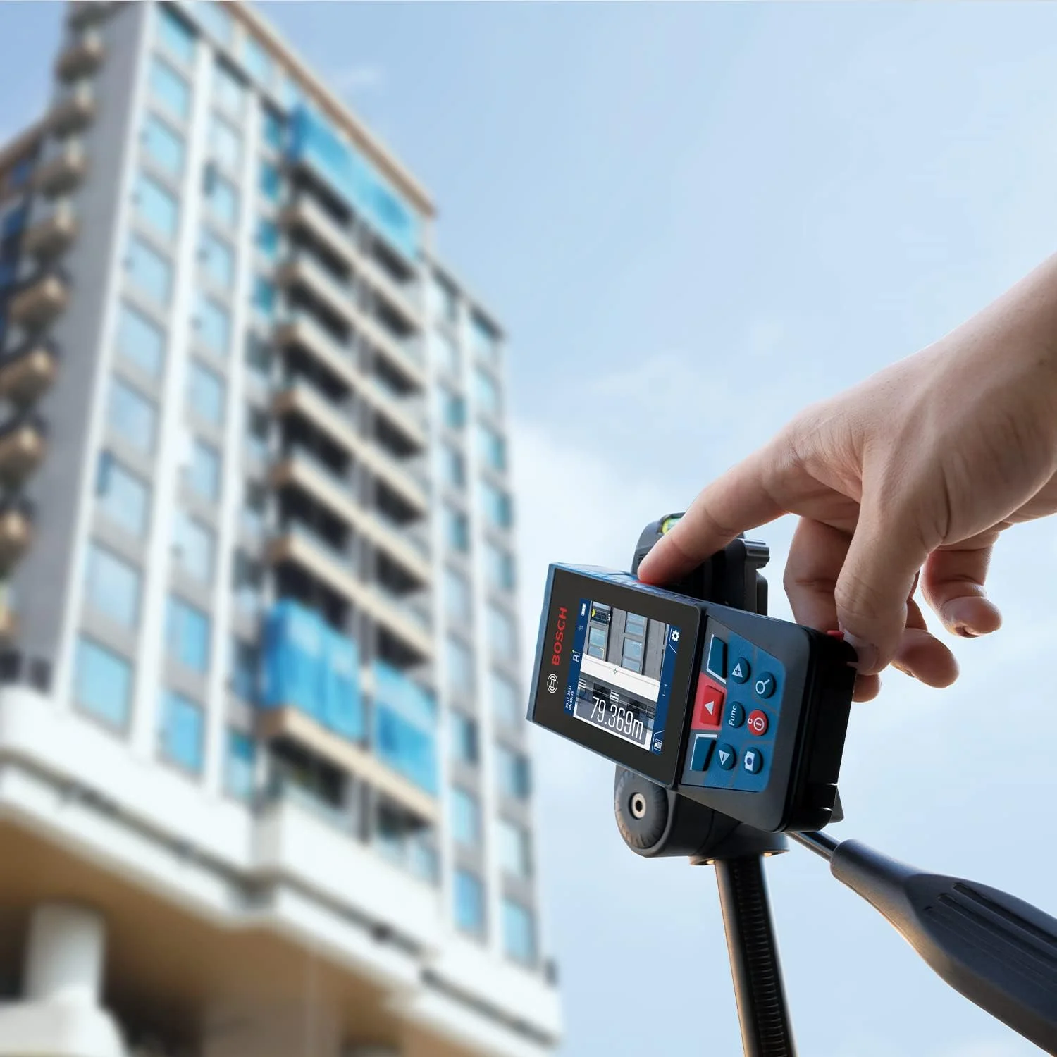 متر لیزری حرفه ای بوش مدل GLM 150-27C (دارای دوربین داخلی، باتری 3.6 ولت داخلی، برد تا 150 متر، مقاوم، IP54، ± 1.5mm*، حلقه، کیف)