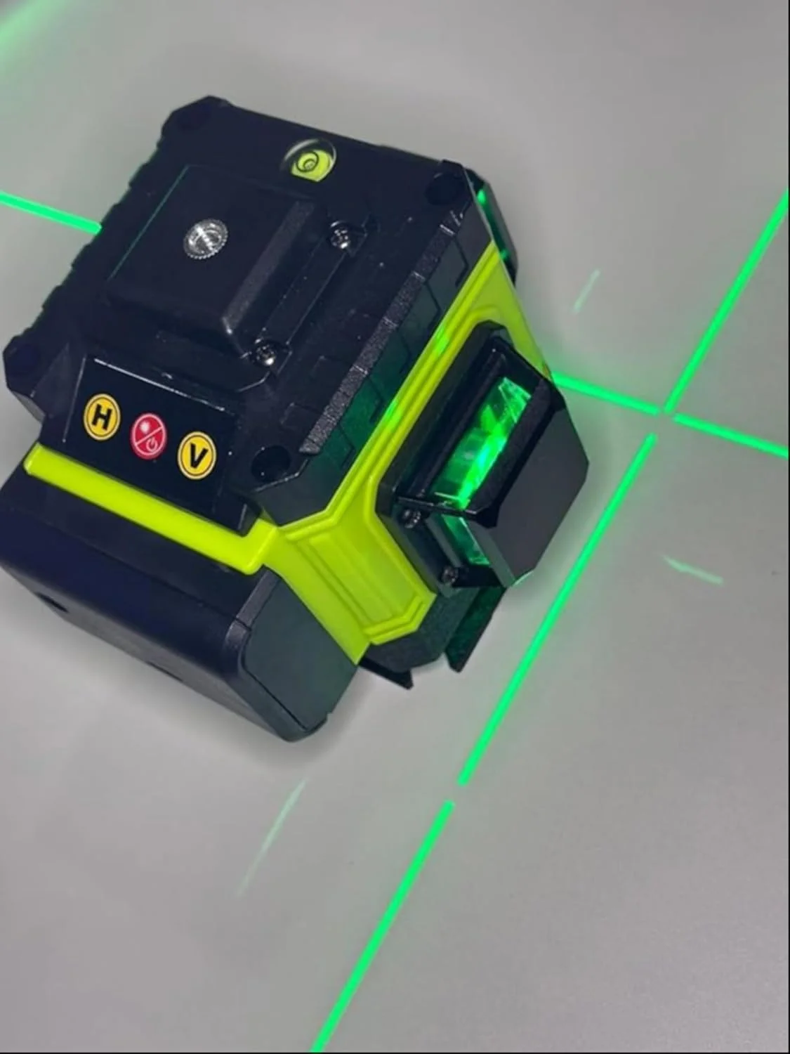 تراز لیزری 16 خطی خودتراز شونده 4 بعدی با بسته لوازم جانبی، تراز افقی عمودی چهار صفحه ای برای تراز کردن و هم راستا کردن، مناسب برای ساخت و ساز تراز لیزری 16 خطی خودتراز شونده 4 بعدی با بسته لوازم جانبی، تراز افقی عمودی چهار صفحه ای برای تراز کردن و هم راستا کردن، مناسب برای ساخت و ساز