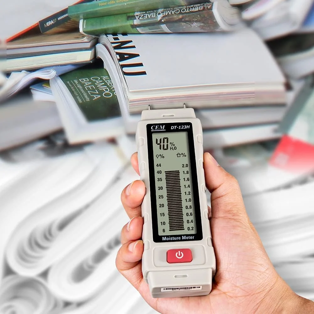 رطوبت سنج دیجیتال کوچک CEM، رطوبت سنج چوب سوزنی قابل حمل با صفحه نمایش LED و چراغ قوه، آشکارساز نشت آب برای کاغذ، دیوار، بتن، آجر، گچ رطوبت سنج دیجیتال کوچک CEM، رطوبت سنج چوب سوزنی قابل حمل با صفحه نمایش LED و چراغ قوه، آشکارساز نشت آب برای کاغذ، دیوار، بتن، آجر، گچ