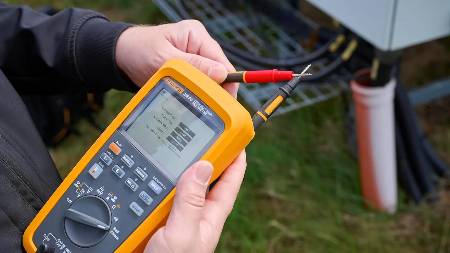 مولتی متر بی سیم خورشیدی FLUKE -283FC مولتی متر بی سیم خورشیدی FLUKE -283FC