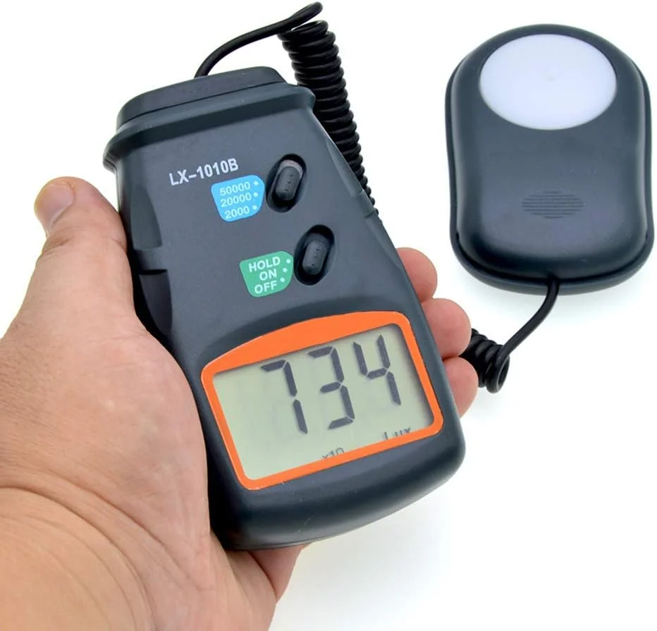 نورسنج دیجیتال ال سی دی سه رنج Skeido LX1010B با قابلیت اندازه گیری تا 50,000 لوکس نورسنج دیجیتال ال سی دی سه رنج Skeido LX1010B با قابلیت اندازه گیری تا 50,000 لوکس