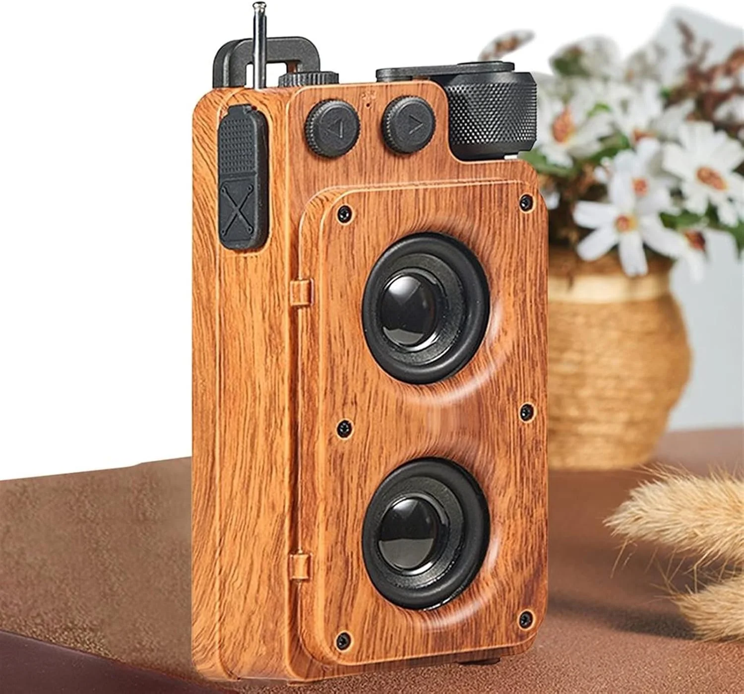 اسپیکر بلوتوثی قابل حمل کوچک با طراحی رترو و قابلیت اتصال بی سیم اسپیکر بلوتوثی قابل حمل کوچک با طراحی رترو و قابلیت اتصال بی سیم