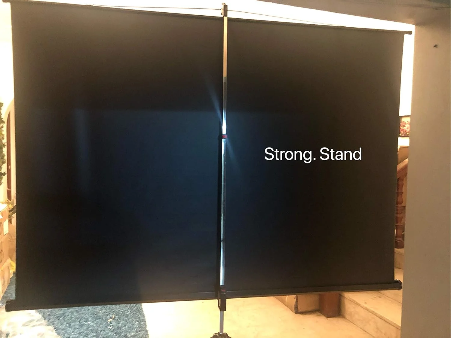 صفحه نمایش پروژکتور 4K با طراحی بدون چروک به همراه پایه (4:3 120 اینچ)