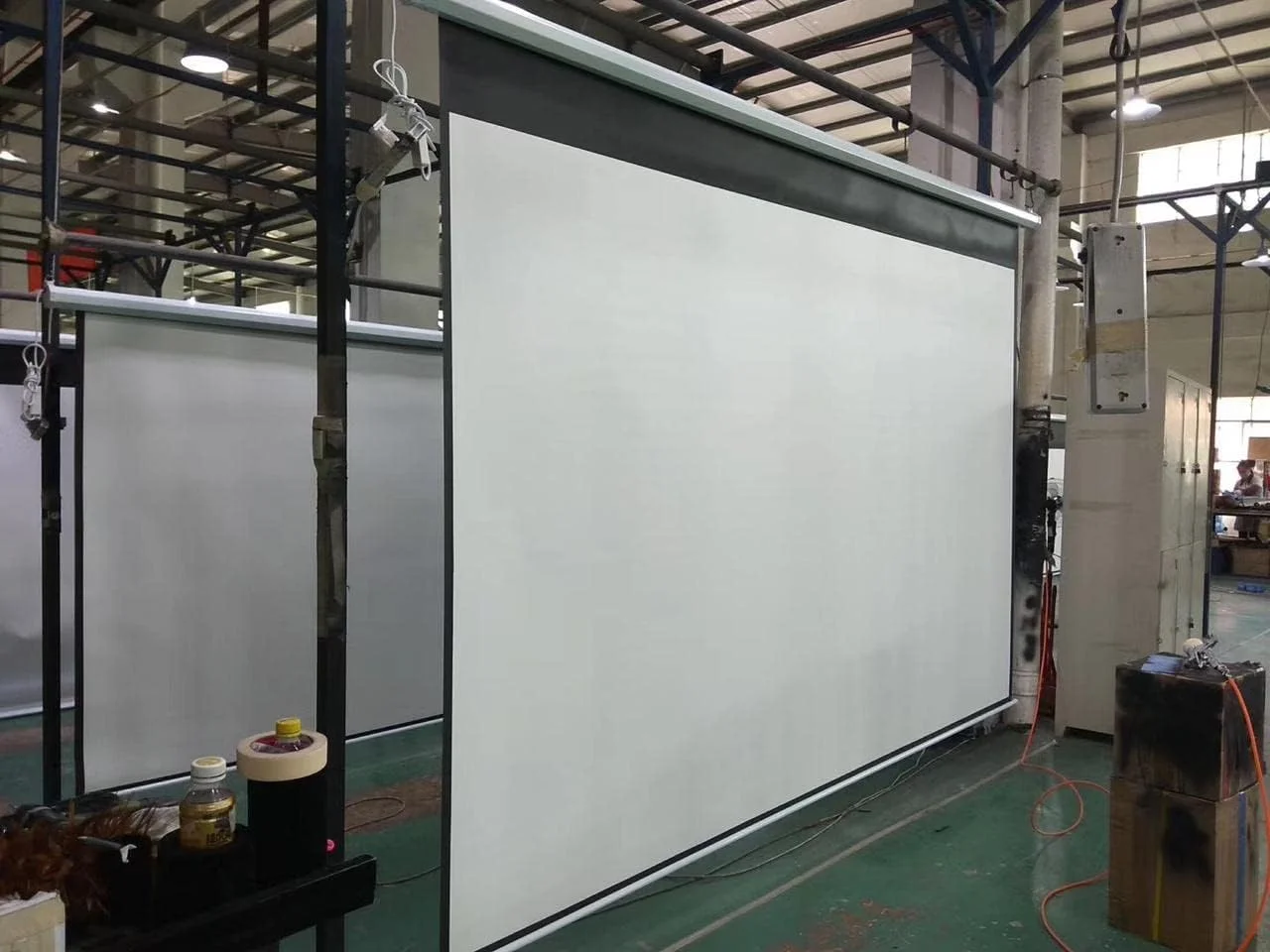 پرده نمایش پروژکتور موتوری YXS، 150 اینچ، مات سفید با قابلیت پخش 4K/8K Ultra HD، نسبت تصویر 16:9، پرده نمایش برقی کشویی برای سینمای خانگی، دفتر کار و...