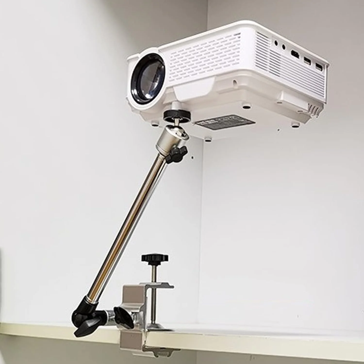 پایه پروژکتور، براکت نصب پروژکتور کنار تخت، براکت بدون نیاز به سوراخکاری، پایه رومیزی جهانی قابل حمل مینی پروژکتور، پایه قابل تنظیم جهانی پروژکتور بدون نیاز به سوراخکاری