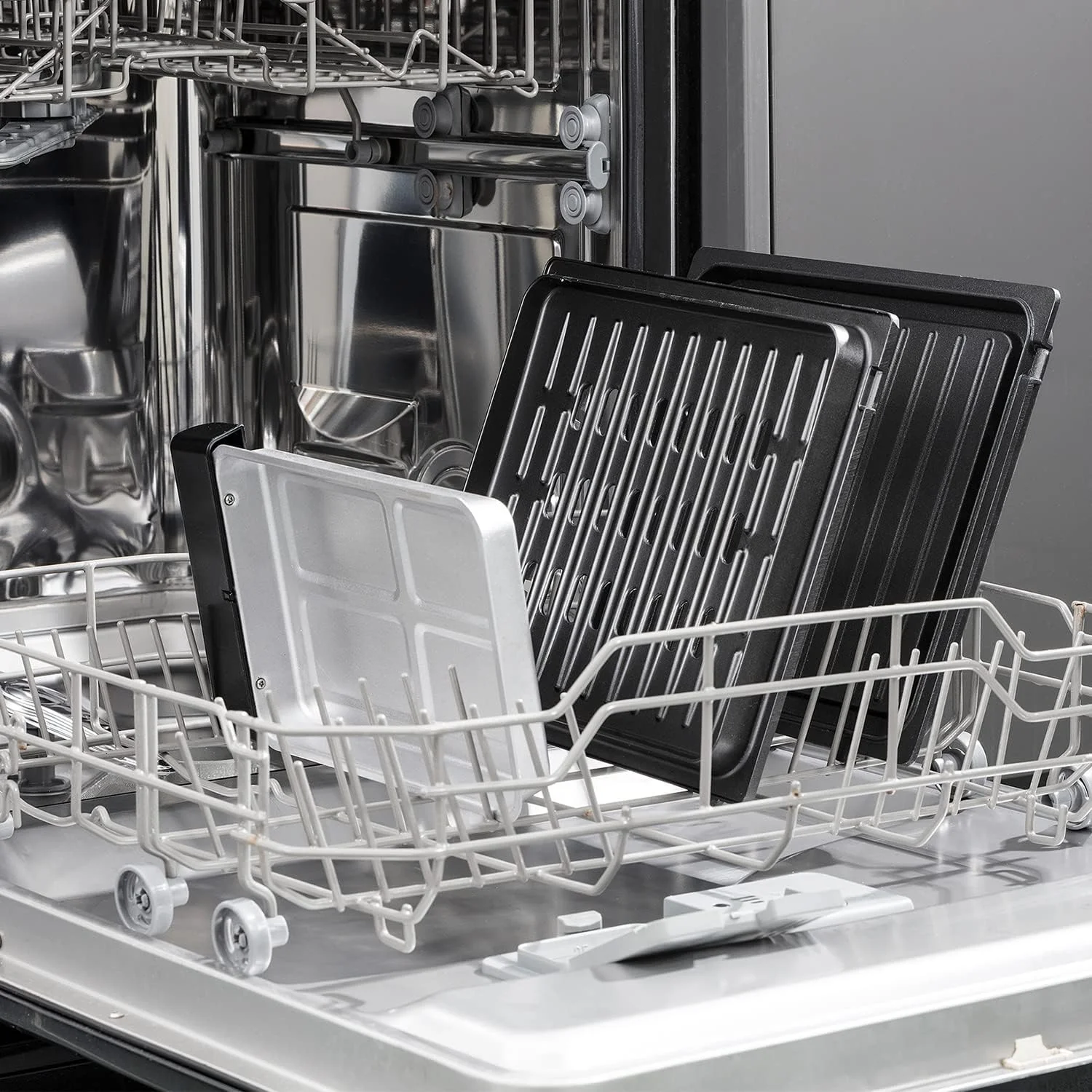 گریل برقی بدون دود جورج فورمن، باربیکیو و صفحه گریل داخلی نچسب با سینی چکه گیر داخلی (28000)، استیل ضد زنگ (نقره ای) - 1 سال گریل برقی بدون دود جورج فورمن، باربیکیو و صفحه گریل داخلی نچسب با سینی چکه گیر داخلی (28000)، استیل ضد زنگ (نقره ای) - 1 سال