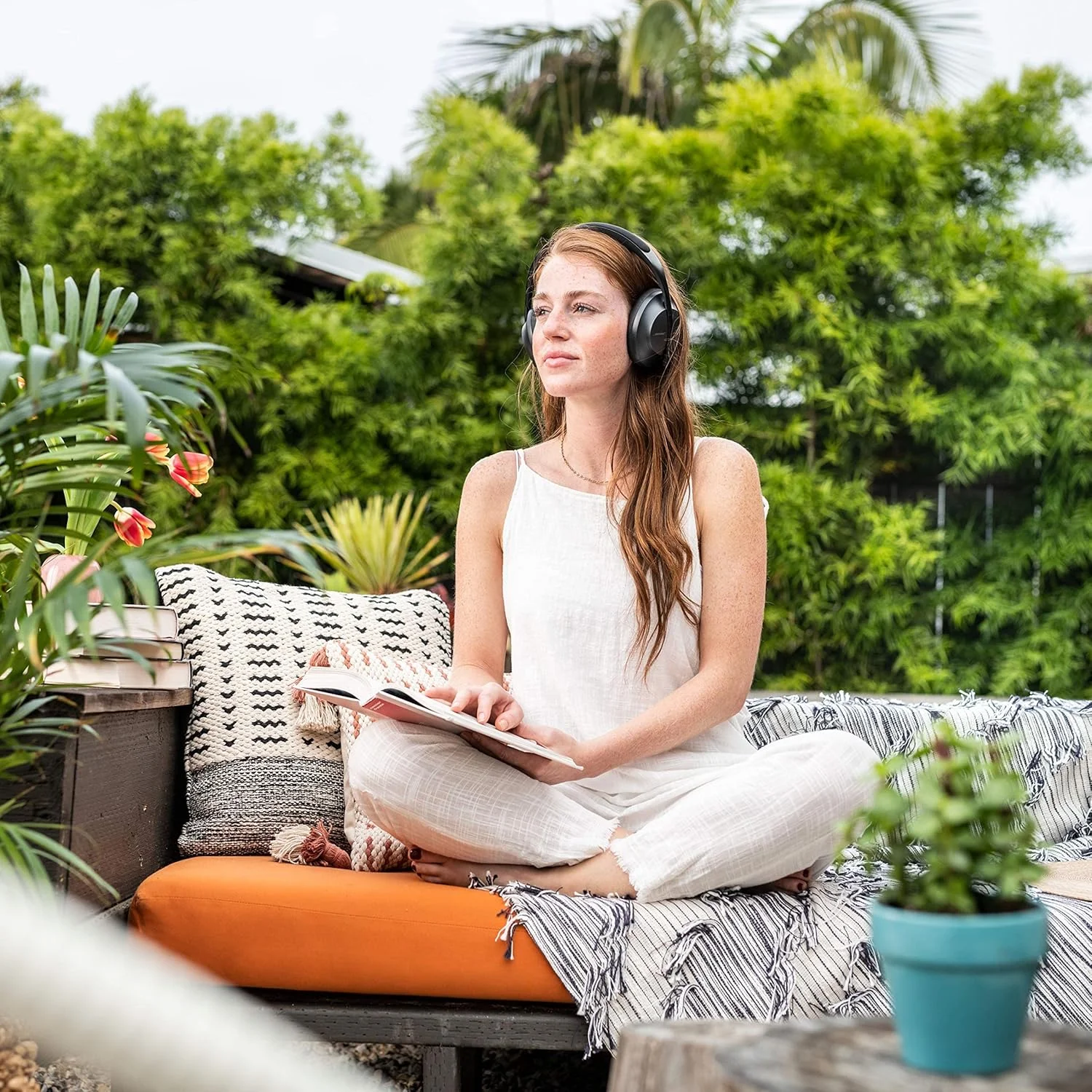 هدفون حذف نویز 700 (بازسازی شده) Bose - بی سیم، بلوتوث، رو گوشی با میکروفون داخلی برای تماس های شفاف و کنترل صوتی، مشکی هدفون حذف نویز 700 (بازسازی شده) Bose - بی سیم، بلوتوث، رو گوشی با میکروفون داخلی برای تماس های شفاف و کنترل صوتی، مشکی