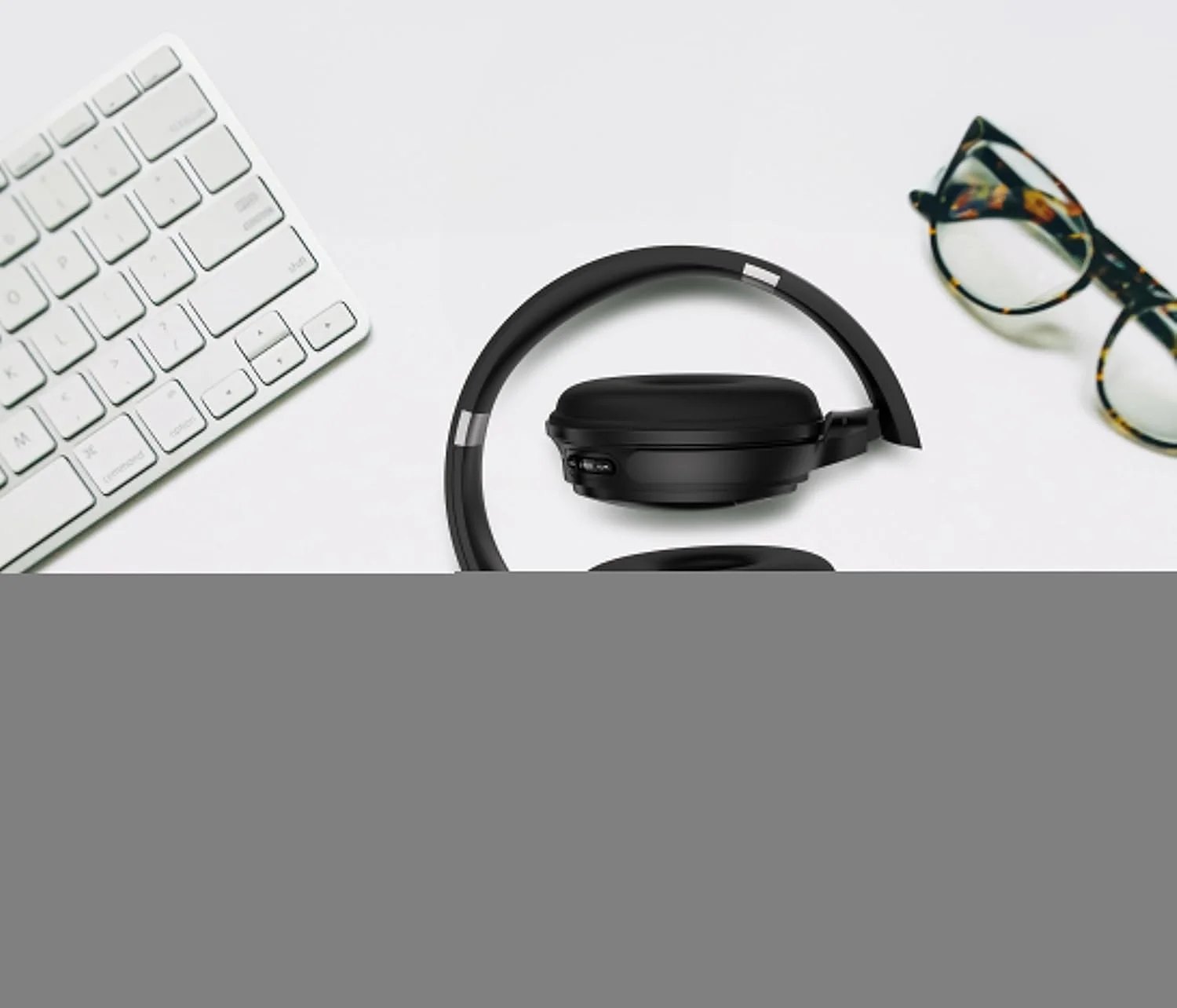 هدفون بی سیم لیمیتد Porodo Soundtec با بیس فوق العاده - مشکی هدفون بی سیم لیمیتد Porodo Soundtec با بیس فوق العاده - مشکی