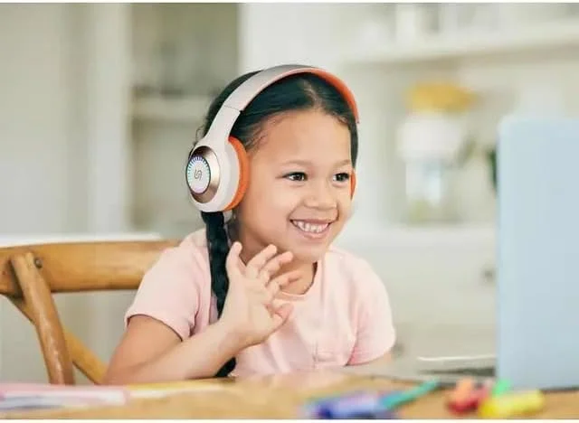 هدفون بلوتوثی کودکانه Porodo Soundtec 200mAh - بژ/نارنجی هدفون بلوتوثی کودکانه Porodo Soundtec 200mAh - بژ/نارنجی