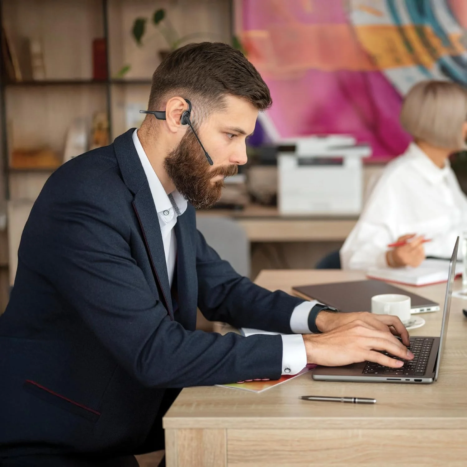 هدست بی سیم هدایت هوای Porodo Soundtec Vibrix، طراحی گوش باز، درایور قدرتمند 15 میلی متری، بوم میکروفون چرخشی، 10 ساعت پخش، دکمه چند منظوره، طراحی انعطاف پذیر، مقاوم در برابر عرق و آب هدست بی سیم هدایت هوای Porodo Soundtec Vibrix، طراحی گوش باز، درایور قدرتمند 15 میلی متری، بوم میکروفون چرخشی، 10 ساعت پخش، دکمه چند منظوره، طراحی انعطاف پذیر، مقاوم در برابر عرق و آب