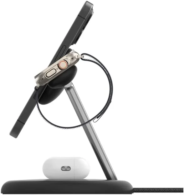 پایه شارژ بیسیم 3 در 1 بلکین BoostCharge Pro با Qi2 (15 وات) به همراه آداپتور برق - مشکی پایه شارژ بیسیم 3 در 1 بلکین BoostCharge Pro با Qi2 (15 وات) به همراه آداپتور برق - مشکی