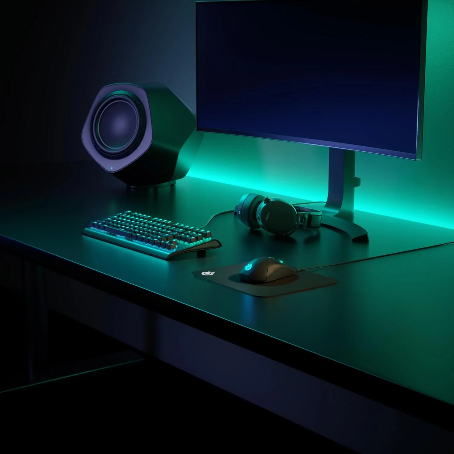 ماوس پد گیمینگ پارچه ای SteelSeries QcK Mini - سطح میکرو بافته شده - بهینه شده برای سنسورهای گیمینگ - سایز S (250 x 210 x 2mm) - مشکی