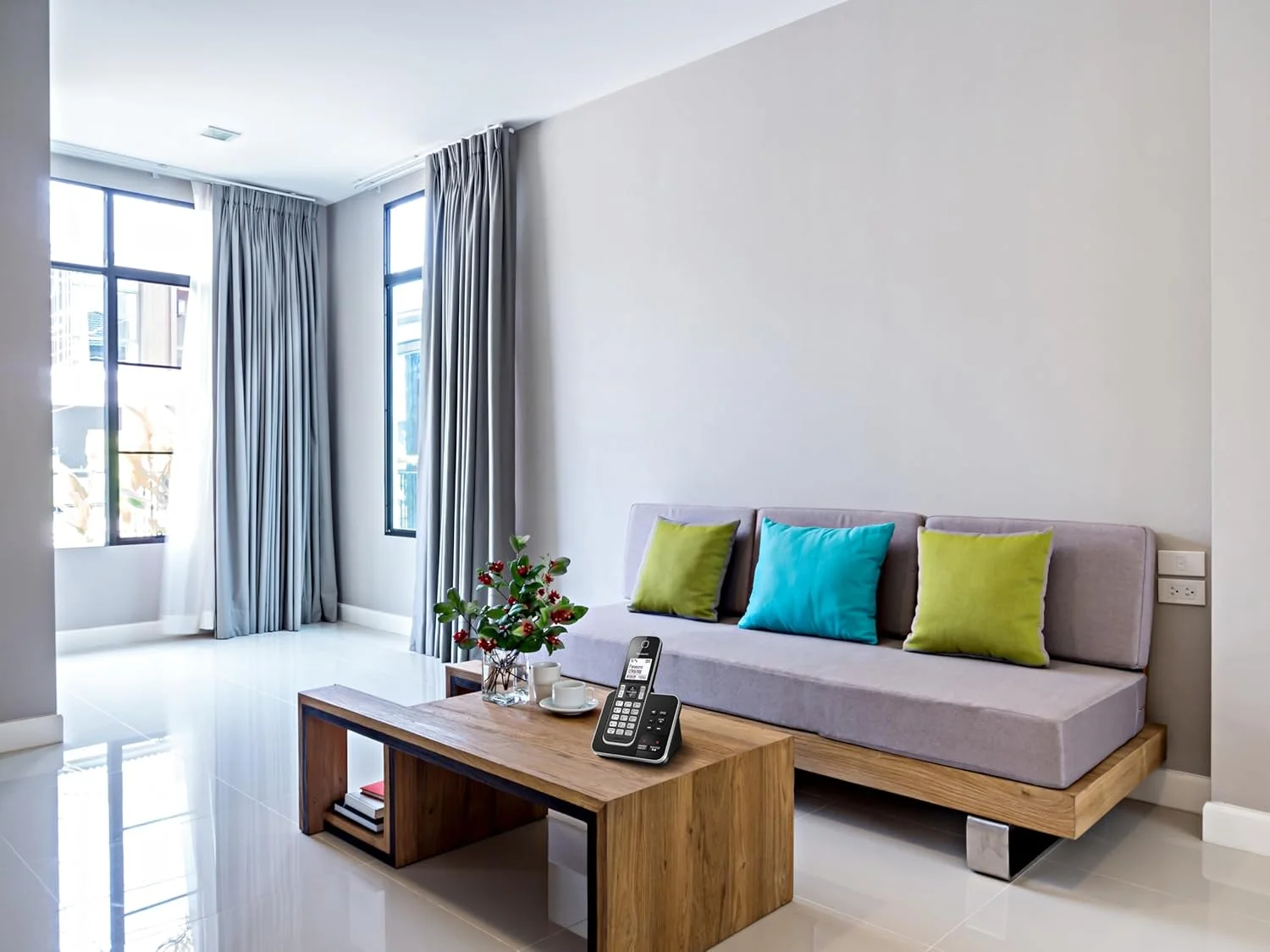 تلفن بی سیم پاناسونیک مدل KX-TGD622 با منشی تلفنی (عملکرد هندزفری) تلفن بی سیم پاناسونیک مدل KX-TGD622 با منشی تلفنی (عملکرد هندزفری)