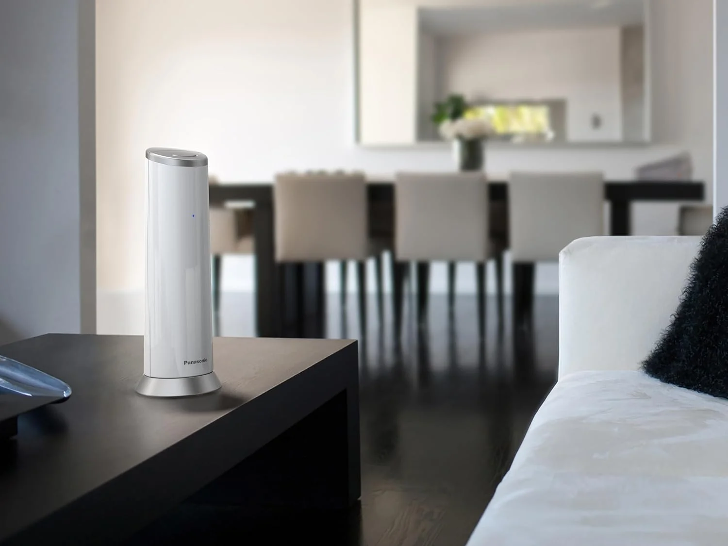 تلفن بی سیم پاناسونیک KX-TGK222 با طراحی زیبا، دارای تلفن گویا، مسدود کننده تماس و حالت مزاحم نشوید - سفید تلفن بی سیم پاناسونیک KX-TGK222 با طراحی زیبا، دارای تلفن گویا، مسدود کننده تماس و حالت مزاحم نشوید - سفید