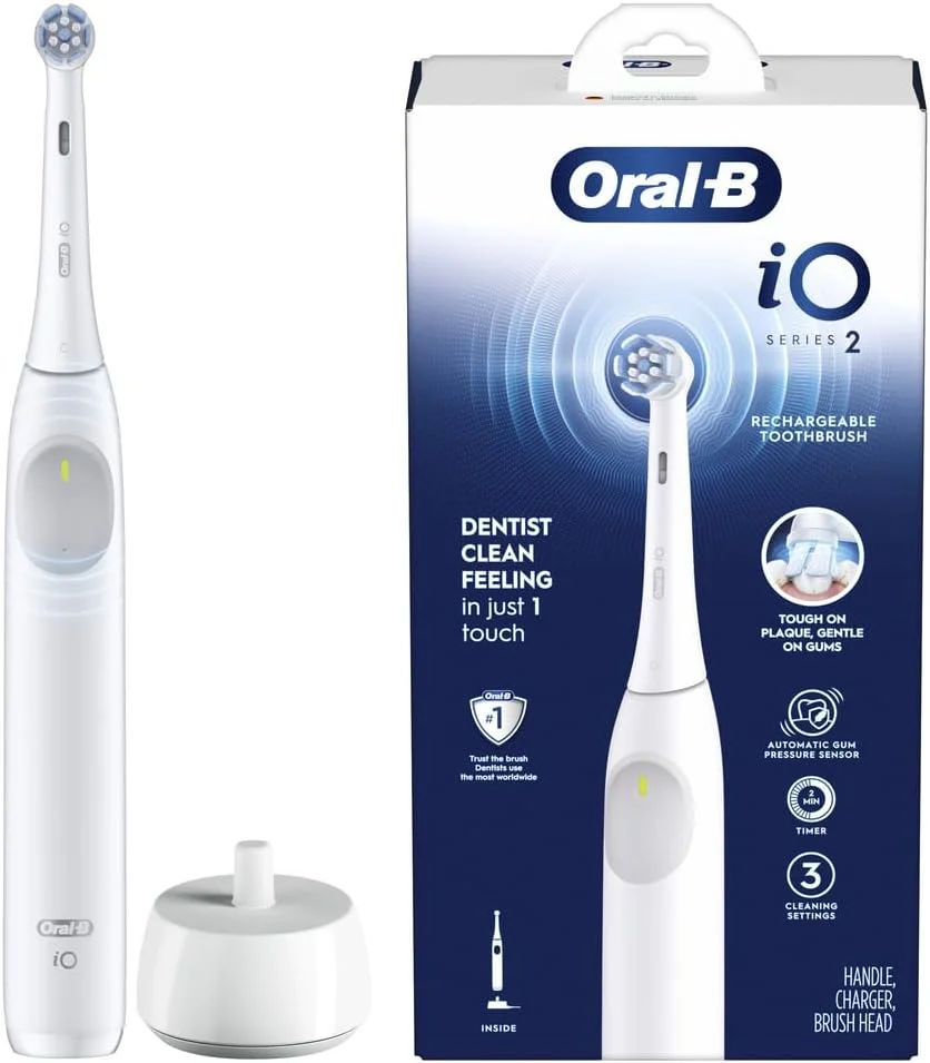 مسواک برقی شارژی اورال-بی سری iO 2، سفید خالص با 1 سری برس مراقبت ملایم - سنسور فشار خودکار برای محافظت از لثه - 3 حالت - تایمر 2 دقیقه ای