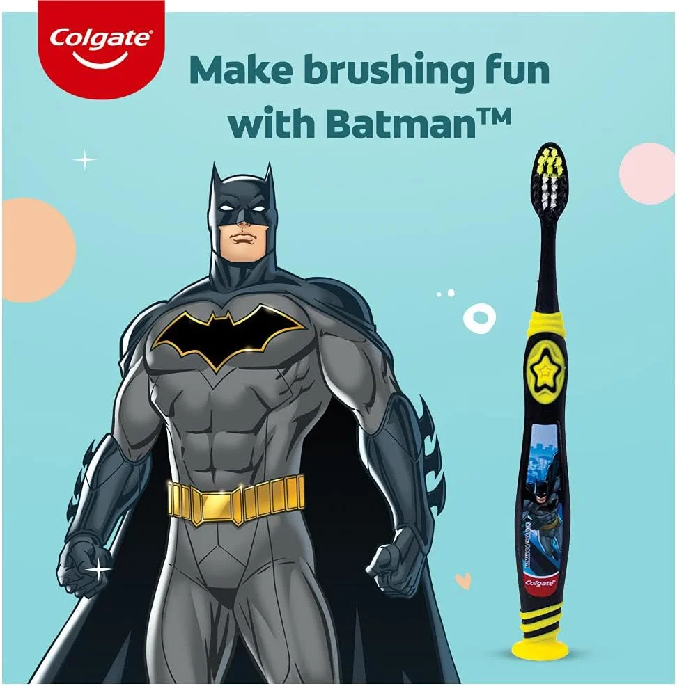 مسواک کودکانه کلگیت بتمن برای 5+ سال، بسته 3 عددی، برس های خیلی نرم با تمیز کننده زبان مسواک کودکانه کلگیت بتمن برای 5+ سال، بسته 3 عددی، برس های خیلی نرم با تمیز کننده زبان