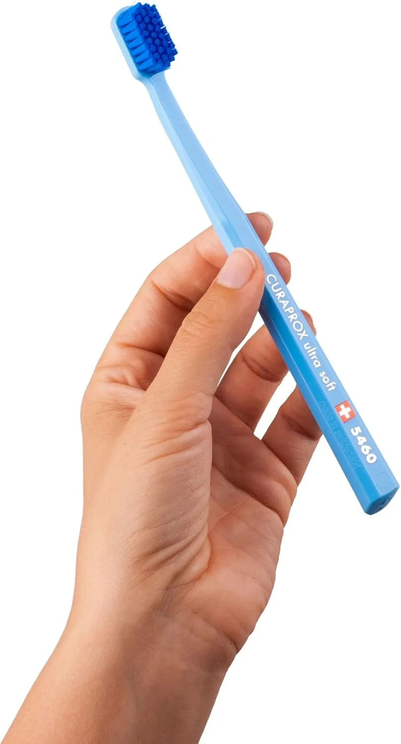 مسواک فوق نرم Curaprox CS 5460 - مسواک دستی برای بزرگسالان با 5460 رشته CUREN® - رنگ تصادفی مسواک فوق نرم Curaprox CS 5460 - مسواک دستی برای بزرگسالان با 5460 رشته CUREN® - رنگ تصادفی