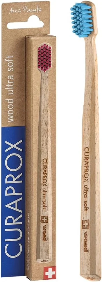 مسواک فوقالعاده نرم Curaprox CS Wood I دارای 4440 رشته CUREN® برای دندانها و لثههای سالمتر I دسته چوبی از جنس چوب راش پایدار I تمیز کردن ملایم برای بزرگسالان، بسته تکی مسواک فوقالعاده نرم Curaprox CS Wood I دارای 4440 رشته CUREN® برای دندانها و لثههای سالمتر I دسته چوبی از جنس چوب راش پایدار I تمیز کردن ملایم برای بزرگسالان، بسته تکی