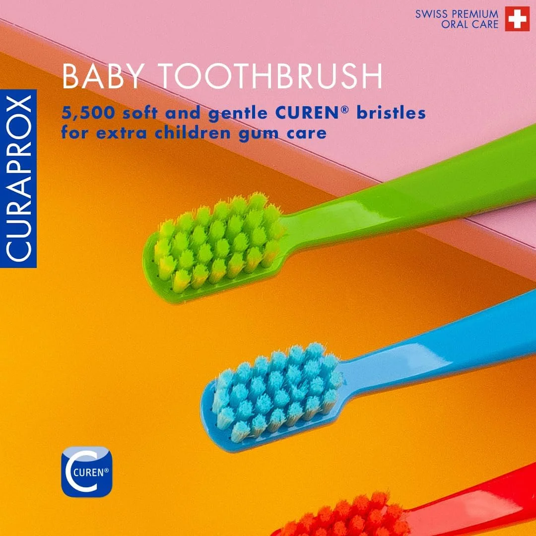 مسواک دستی کودکانه Curaprox Duo Superheroes Edition I با 5460 رشته CUREN® I ملایم برای لثه و پاک کننده موثر پلاک I بسته 2 عددی