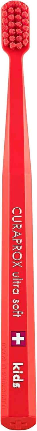 مسواک فوق‌العاده نرم کودکانه Curaprox، قرمز | مراقبت ملایم از دهان برای لثه‌های حساس کودکان | 5500 برس CUREN® برای حذف موثر پلاک، تک بسته