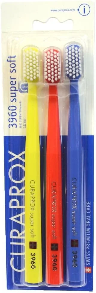 مسواک فوق العاده نرم Curaprox Swiss 3960 با الیاف 0.12 میلی متر، رنگ های متنوع (بسته 3 عددی)