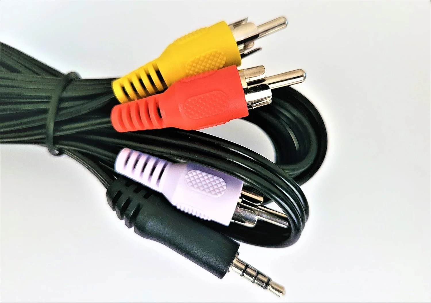 کابل صوتی و تصویری 3.5 میلی متری نری به 3 RCA نری دوربین فیلمبرداری - مشکی کابل صوتی و تصویری 3.5 میلی متری نری به 3 RCA نری دوربین فیلمبرداری - مشکی