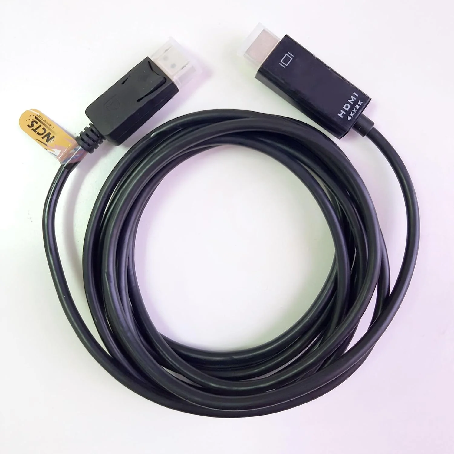 کابل تبدیل DP به HDMI ان‌سی‌تی‌اس، کامپیوتر شما را به تلویزیون‌های HD، مانیتور و پروژکتور با ورودی HDMI برای پخش صدا و تصویر متصل می‌کند. پشتیبانی از 3D و رزولوشن تا 4k * 2k (1.5 متر)