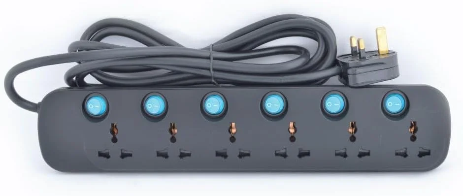 سیم رابط برق 6 راهی یونیورسال ترمیناتور، محافظ برق و نوار برق 13 آمپر، کلیدهای آبی مجزا، بدنه مشکی مقاوم در برابر آتش، کابل مسی سنگین 5 متری - دوشاخه UK، 220-240 ولت