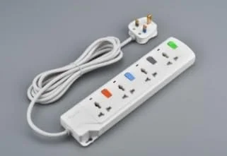 تبدیل برق سه راهی مسافرتی MGC 6503ML-3 با کلید تک پل و کابل 90 سانتی‌متری