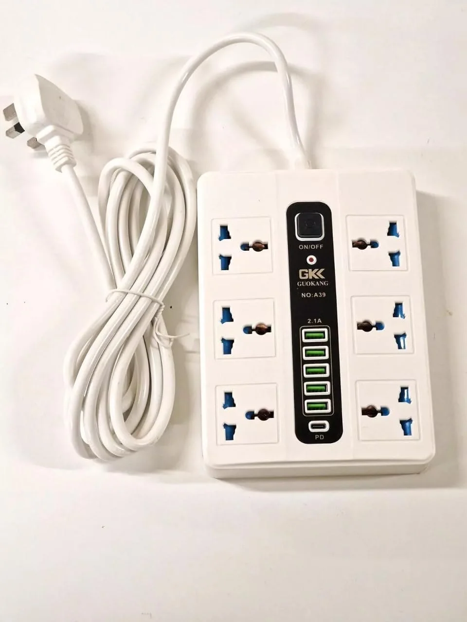 سیم سیار 2 متری با درگاه‌های USB، محافظ برق 2500 واتی با 6 پریز جهانی، شارژ سریع 2.1 آمپر برای آیفون و 3 درگاه USB پنج ولت/3.1 آمپر
