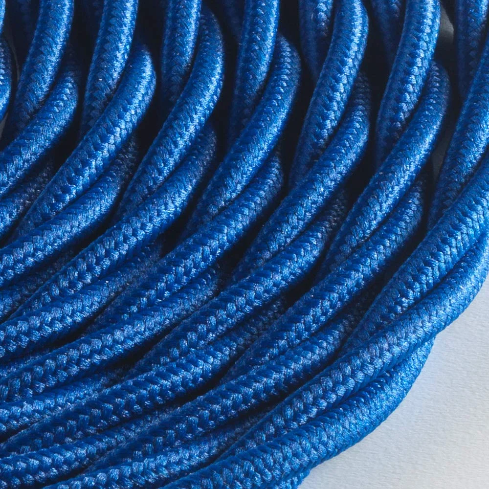 کابل پارچه ای بافته شده Klartext LUMIÈRE برای روشنایی 3x0.75 میلی متر آبی 5 متر هشدار: کابل اتصال به زمین موجود است! حداکثر ایمنی ضد شوک!