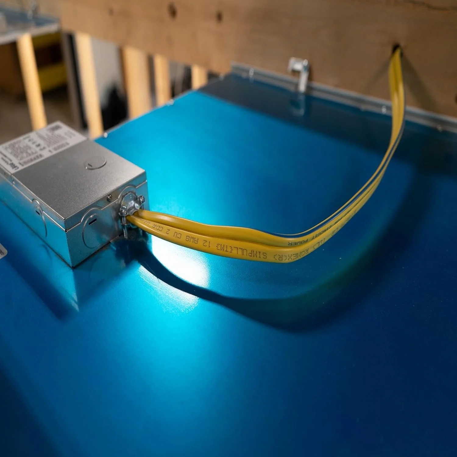 سیم برق ساختمانی 30 متری 12/2 با سیم ارت Southwire Romex مدل SIMpull، زرد سیم برق ساختمانی 30 متری 12/2 با سیم ارت Southwire Romex مدل SIMpull، زرد