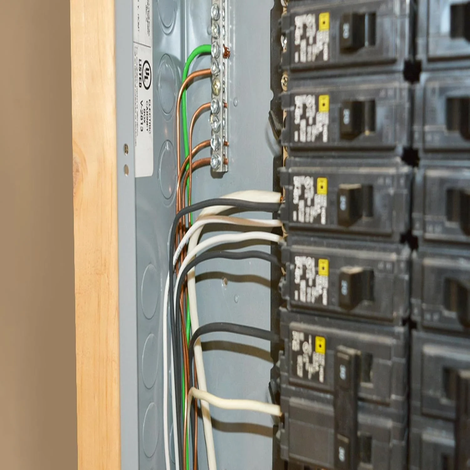 سیم مسی لخت نرم کشیده شده Southwire، گیج 6، طول 50 فوت (به صورت رول) سیم مسی لخت نرم کشیده شده Southwire، گیج 6، طول 50 فوت (به صورت رول)