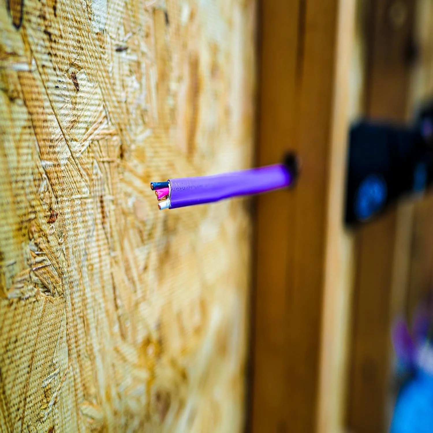 کابل سیمپیچ جامد داخلی 12/3 W/G NMB سیمپل برند Southwire Romex، طول 25 فوت - SW# 63947621 کابل سیمپیچ جامد داخلی 12/3 W/G NMB سیمپل برند Southwire Romex، طول 25 فوت - SW# 63947621