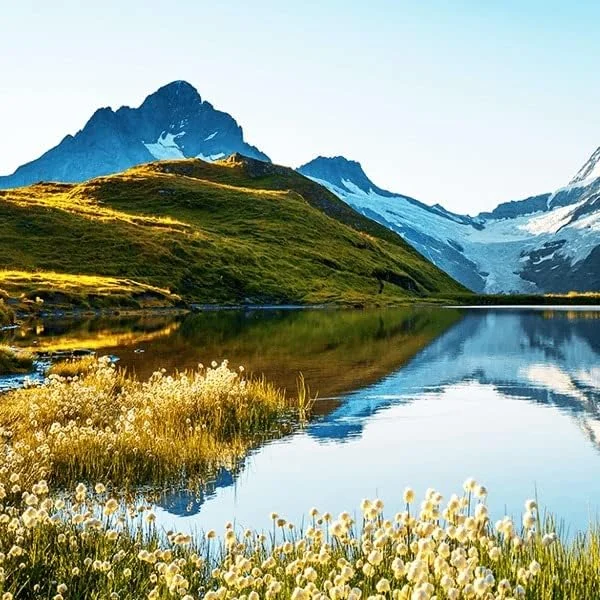 تلویزیون هوشمند 55 اینچ هایسنس مدل 55U7GQ سری ULED 4K Premium Quantum Dot QLED با سیستم عامل VIDAA