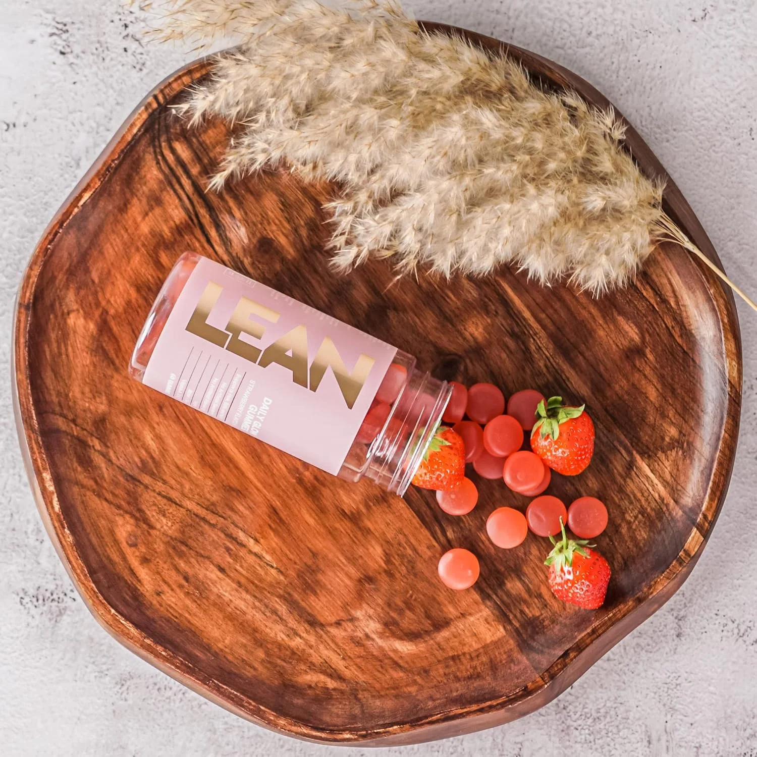 پاستیل های گیاهی درخشش روزانه - طعم توت فرنگی. ویتامین های زیبایی مو، پوست و ناخن برای زنان. شامل بیوتین، روی، سلنیوم، ویتامین A، B، D، E. (60 عدد) پاستیل های گیاهی درخشش روزانه - طعم توت فرنگی. ویتامین های زیبایی مو، پوست و ناخن برای زنان. شامل بیوتین، روی، سلنیوم، ویتامین A، B، D، E. (60 عدد)