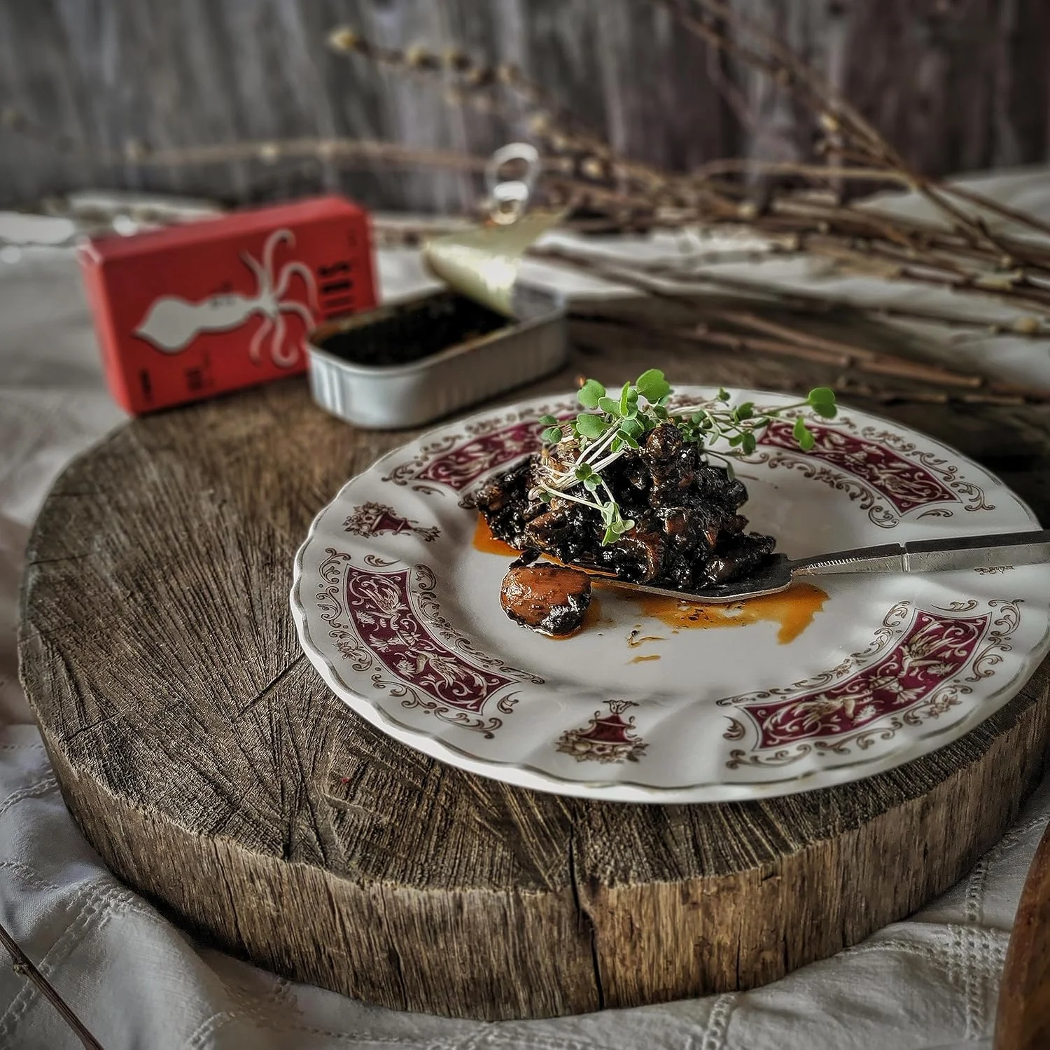 ماهی مرکب اسپانیایی آتی مانل کنسرو شده در جوهر | صید وحشی، حاوی ویتامین های B، امگا 3 | غذای دریایی کنسرو شده | قوطی 110 گرمی