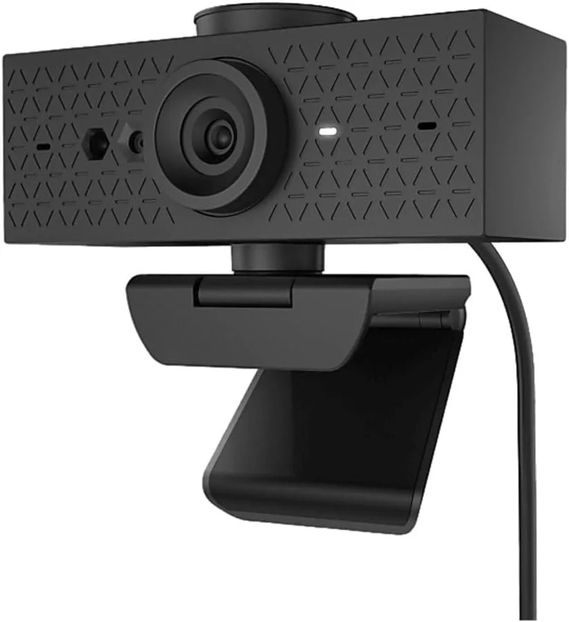 وب کم HP - PC 620 FHD 1080p، فوکوس خودکار، زوم دیجیتال، چرخش 360 درجه، میدان دید قابل تنظیم، تصحیح خودکار رنگ و پس زمینه، سازگار با زوم، پوشش حریم خصوصی، مشکی