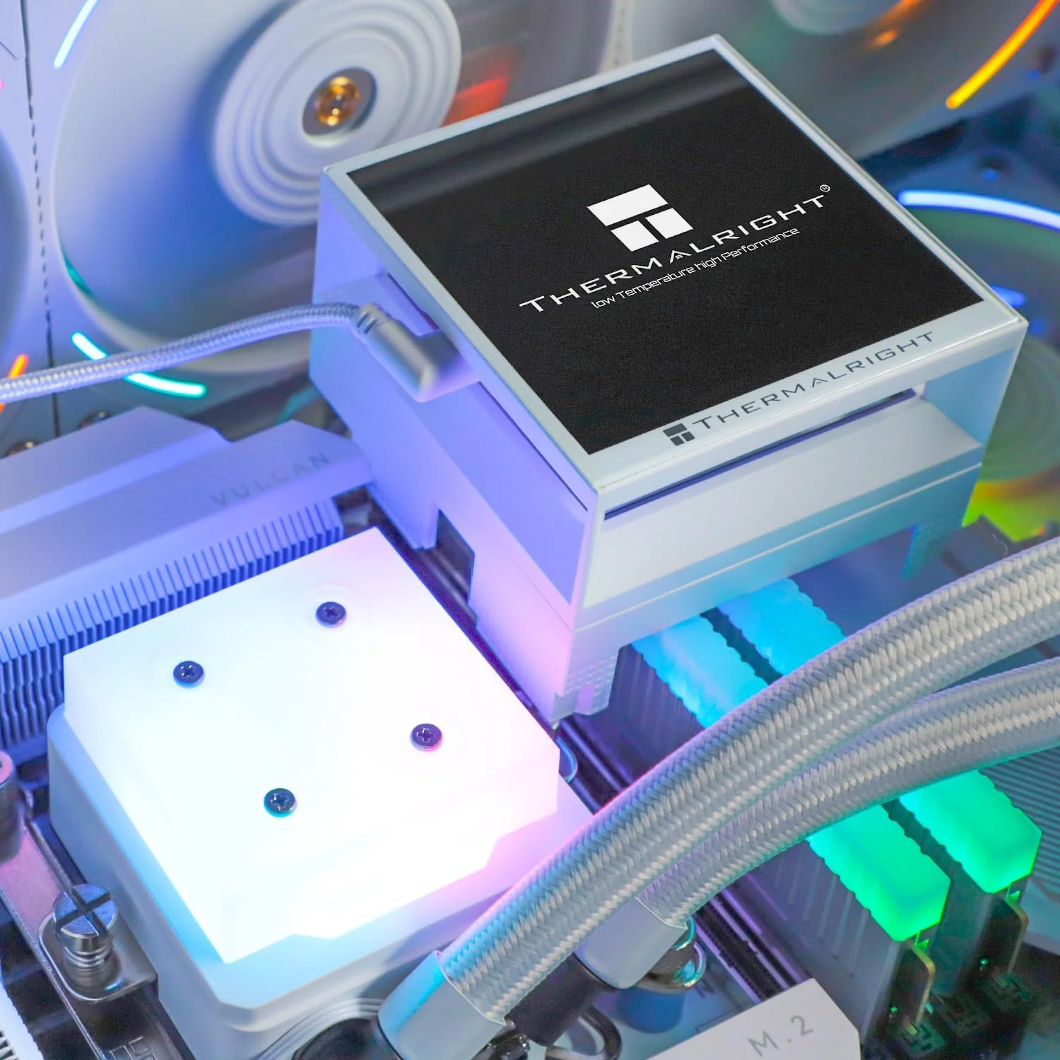 خنک کننده مایع پردازنده Thermalright Hyper Vision 360 ARGB سفید، سیستم خنک کننده آبی با مشخصات PC 360، صفحه نمایش IPS LCD با رزولوشن 480x480، برای AM4/AM5 و Intel 1700/1851، پمپ با عملکرد بالا با صفحه نمایش 3.95 اینچی