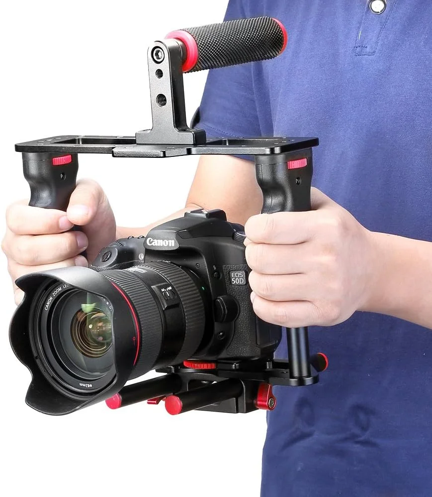 کیت فیلم سازی قفس دوربین فیلمبرداری NEEWER، آلیاژ آلومینیوم با دسته بالایی، دستگیره دوگانه، دو میله 15 میلی متری، سازگار با دوربین های DSLR و فیلمبرداری Canon Sony Fujifilm Nikon (مشکی + قرمز)