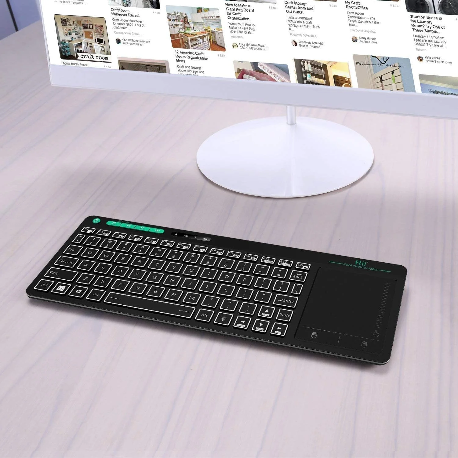 کیبورد بی‌سیم 2.4 گیگاهرتزی Rii K18 با 3 رنگ LED و تاچ‌پد بزرگ داخلی، باتری لیتیوم یونی قابل شارژ برای کامپیوتر، تلویزیون هوشمند گوگل، KODI، Raspberry Pi2/3، HTPC IPTV، اندروید باکس، XBMC، ویندوز 2000 XP