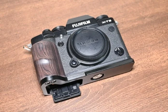 AECAM - دسته گریپ چوبی آبنوس فوق سبک نوع L به همراه صفحه سه پایه و سر توپی برای دوربین های فوجی فیلم XT2 XT3 X-T3 (زرد)