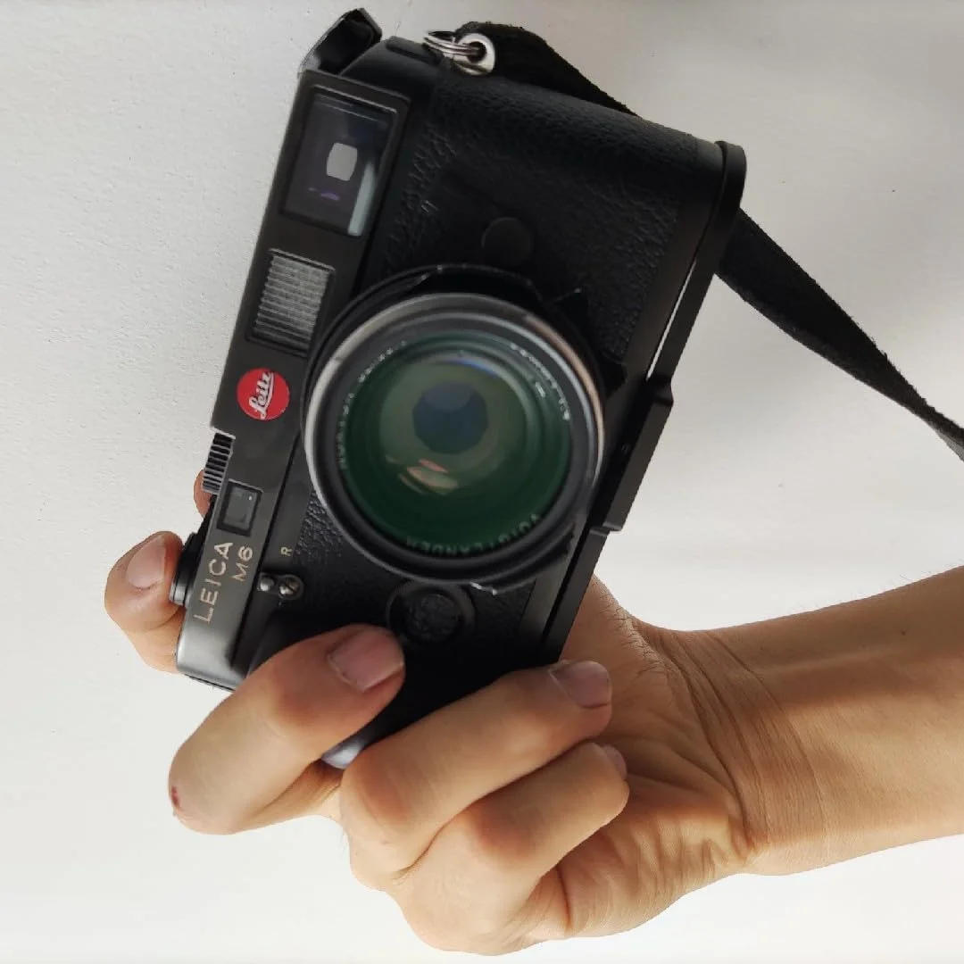 AECAM - براکت L شکل چوبی آبنوس فوق سبک جدید، پایه صفحه هد توپی سه پایه و دسته گریپ برای دوربین های LEICAs M6 M7 MP (مشکی) AECAM - براکت L شکل چوبی آبنوس فوق سبک جدید، پایه صفحه هد توپی سه پایه و دسته گریپ برای دوربین های LEICAs M6 M7 MP (مشکی)