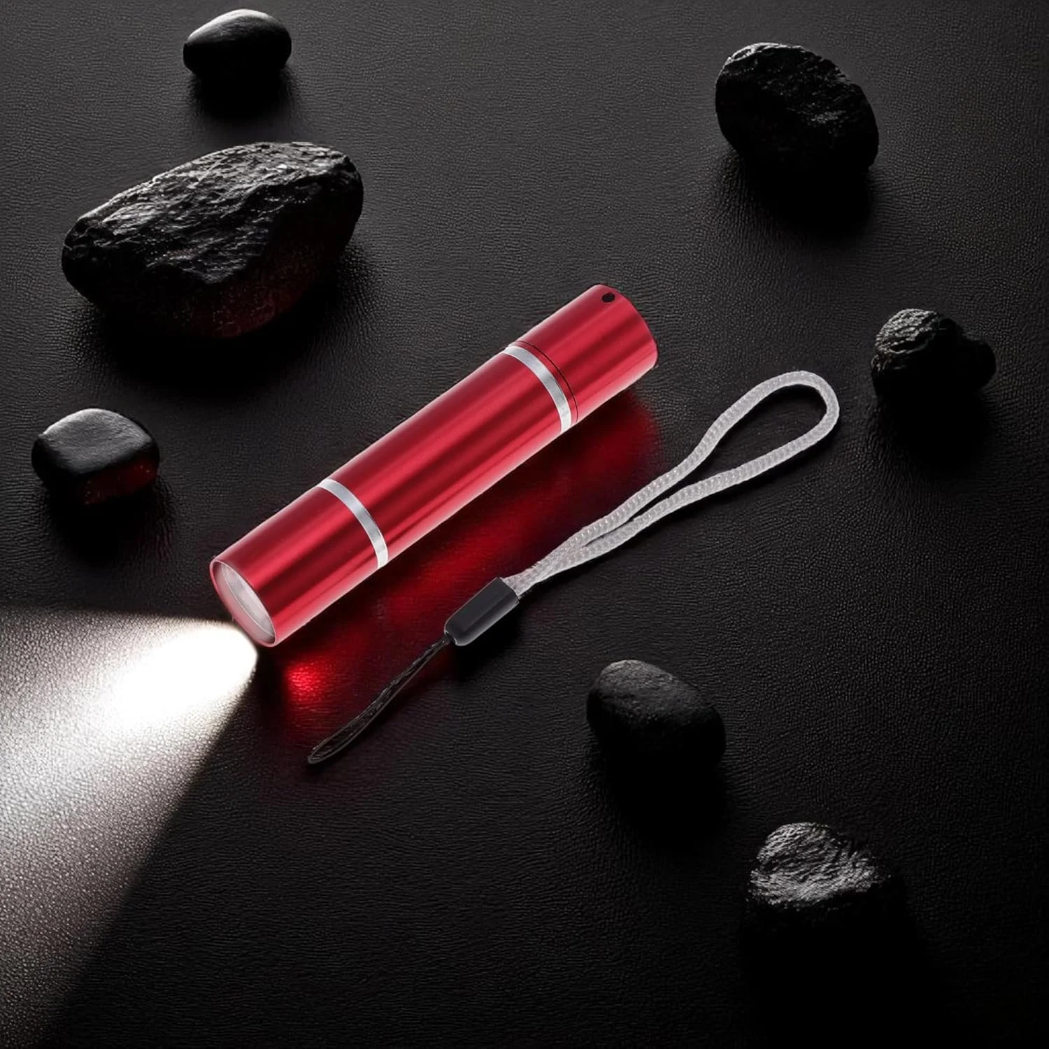 چراغ قوه استوانه ای حلقه نقره ای، 1 عدد، چراغ قوه LED آلومینیومی آلیاژی قرمز با نور بالا، باتری AA، ابعاد 9.4x1.9x1.9 سانتی متر