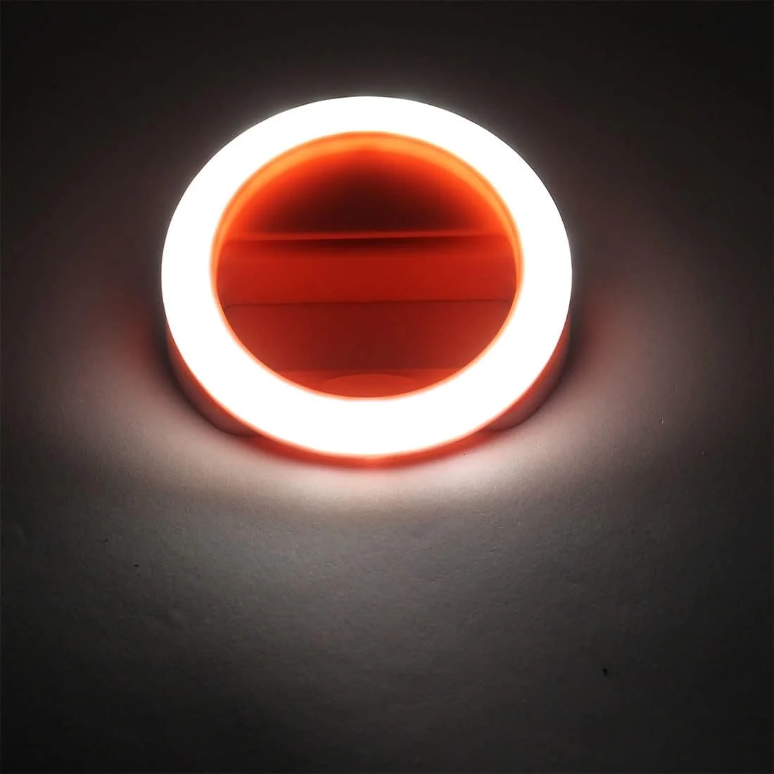 حلقه نور صورتی رنگ با 30 ال ای دی با قابلیت تنظیم روشنایی در 4 سطح، قابل شارژ، مناسب برای گوشی های هوشمند اندروید