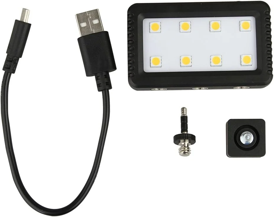 چراغ LED کوچک قابل تنظیم JJC LED-8 با آداپتور هات شو استاندارد و آداپتور هدفون جک 3.5 میلی متری برای دوربین فیلمبرداری، آیفون، آیپد، چراغ صفحه کلید لپ تاپ