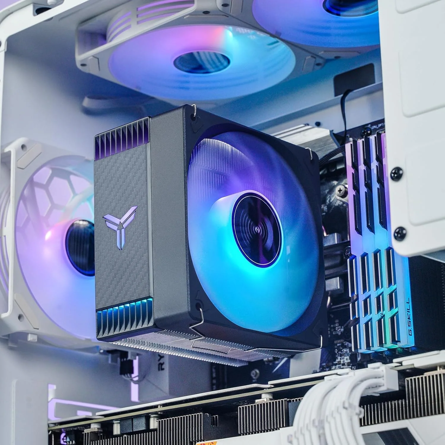 خنک کننده بادی پردازنده، CR1000 EVO Color مشکی، فن پردازنده با نورپردازی خودکار RGB سری Silent، 4 پین H154mm، 4 لوله حرارتی مسی AM4/AM5/Intel LGA1851/1700، PWM 120mm (مشکی) خنک کننده بادی پردازنده، CR1000 EVO Color مشکی، فن پردازنده با نورپردازی خودکار RGB سری Silent، 4 پین H154mm، 4 لوله حرارتی مسی AM4/AM5/Intel LGA1851/1700، PWM 120mm (مشکی)